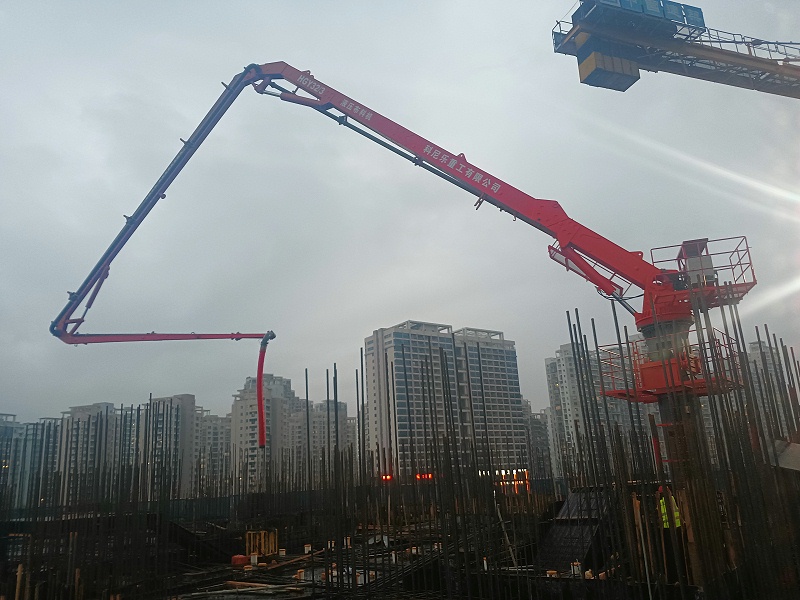 科尼樂重工樓板頂升式液壓布料機(jī)