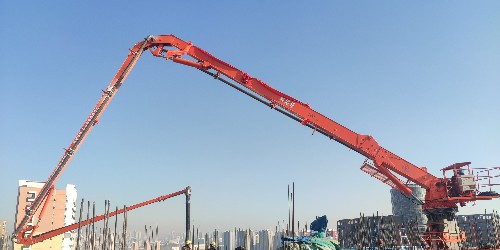 高空澆筑不用愁！液壓布料機(jī)輕松搞定混凝土布料！
